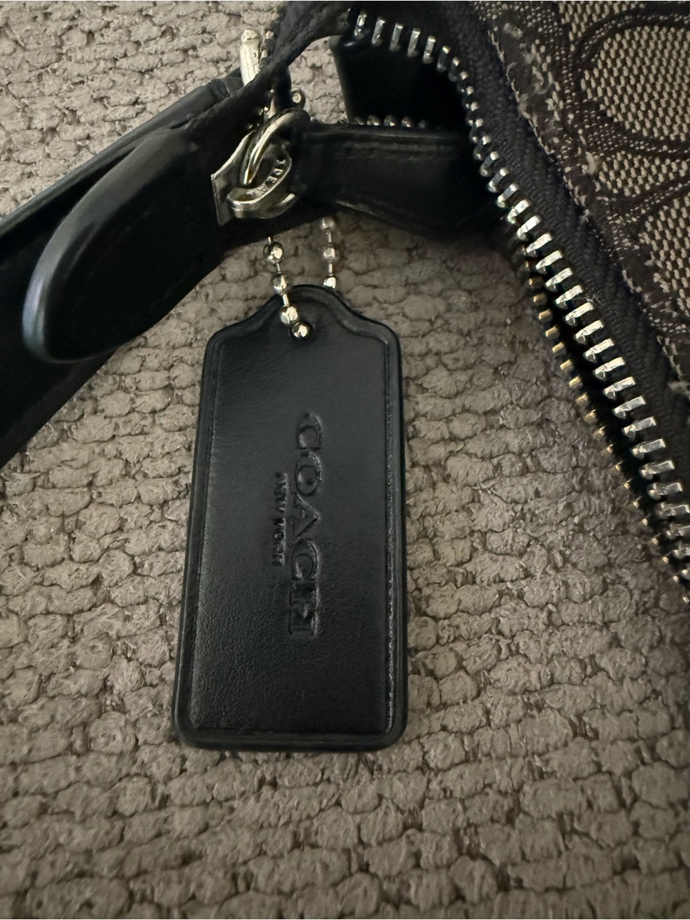 Authentic Coach Signature Canvas Crescent Shoulder Bag in Black - Picture 3 of 12